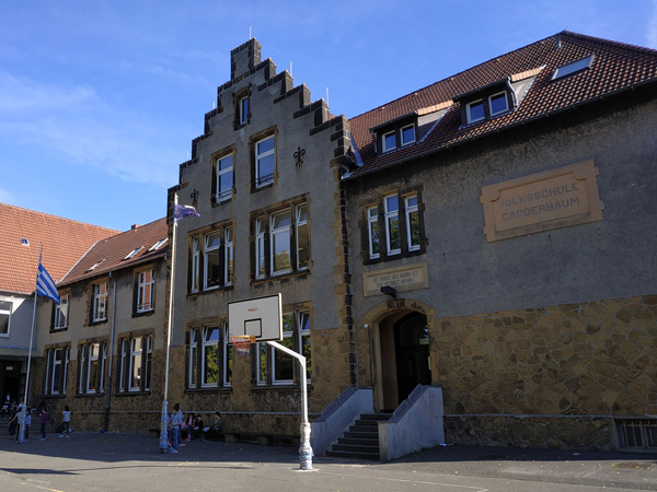 Γυμνάσιο Λύκειο Μπίλεφελντ - Το σχολείο μας